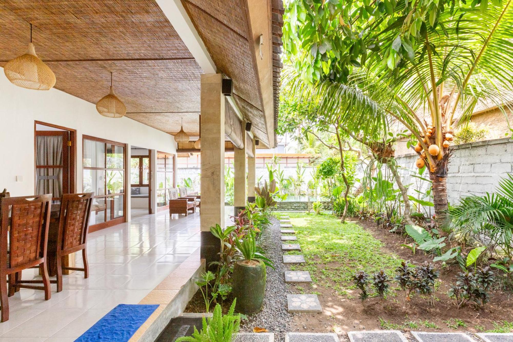 Villa Viktoria Ubud Buitenkant foto